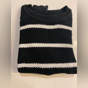 Old Navy Black and White Striped Long Sleeve Sweater